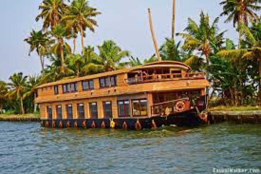 Kerala Tour Itinerary 5 Days: Munnar, Thekkady, Alleppey & Cochin